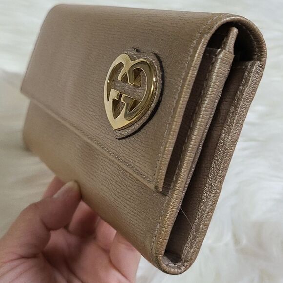 💯 Authentic Gucci Wallet 🍀 - Picture 9 of 16